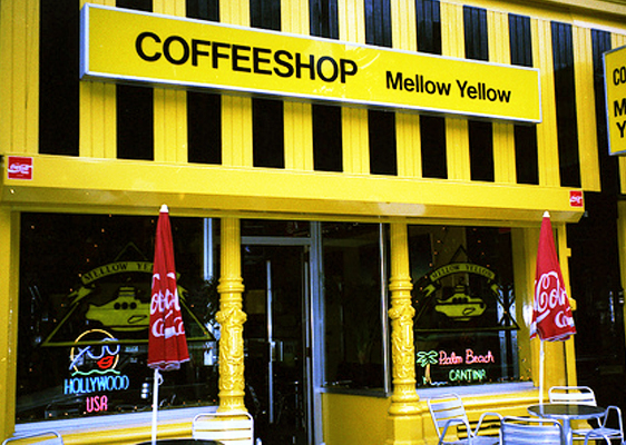 De eerste coffeeshop van Nederland: Mellow Yellow.